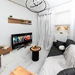 Modern Nest Kanari - Stylish With Balcony & Fast Wifi