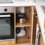 Апартаменты Modern Nest Kanari - Stylish With Balcony & Fast Wifi Салоники
