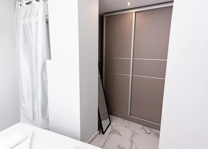 Apartman Modern Nest Kanari - Stylish With Balcony & Fast Wifi *